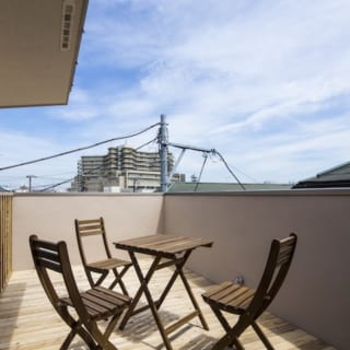 もし、誰の目を気にする事無くテラスやバルコニーでくつろぐことができたら。
それはとても気持ちの良い体験に違いありません。