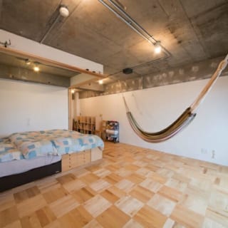 ハンモック／おもてなし空間に置かれたハンモックは部屋のワンポイント。普段は子どもの遊び場にもなる