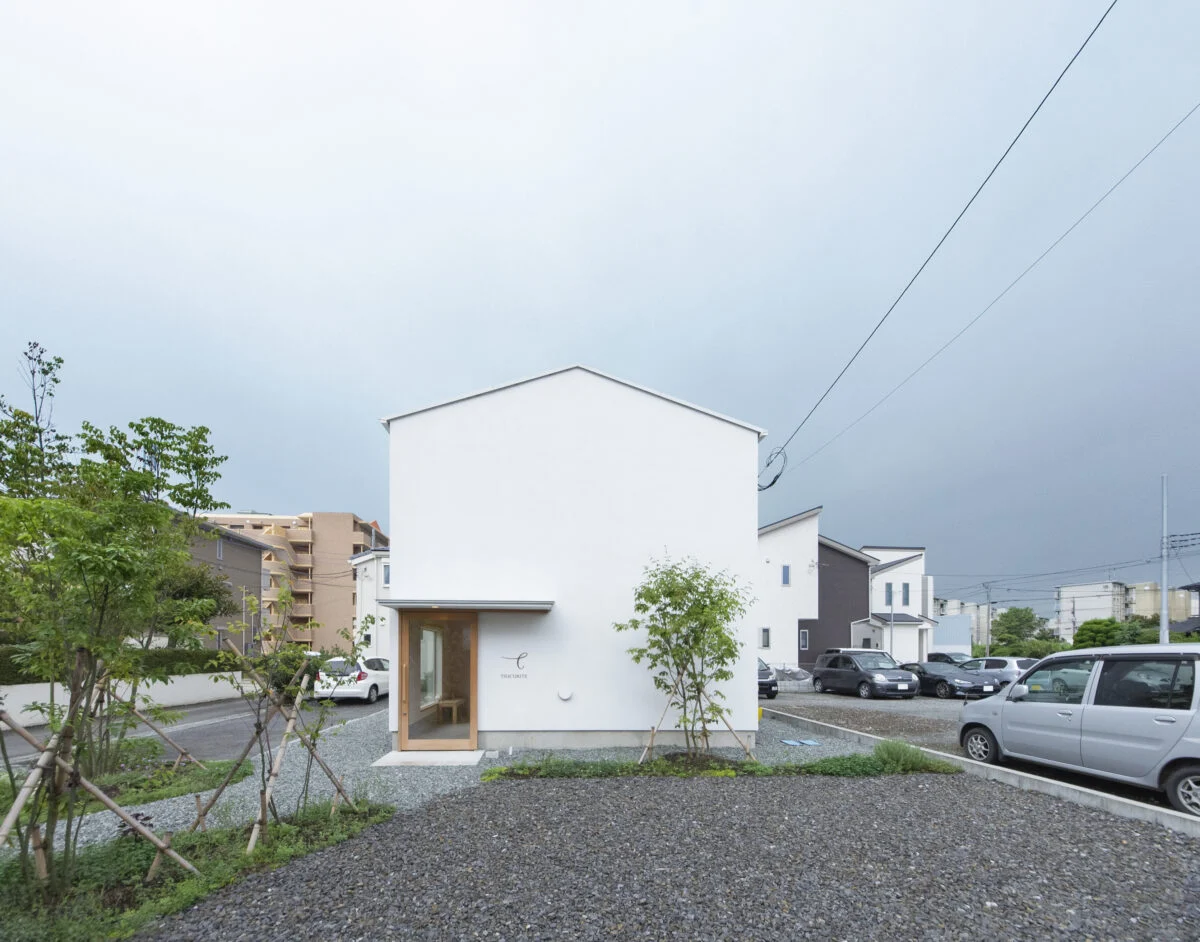 地域に馴染み、人も猫も楽しい毎日。 郊外の新生活を満喫する店舗兼用住宅