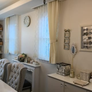 １階にある約11畳の趣味室。奥様がこの部屋で、フランスの伝統工芸カルトナージュ教室を開くこともあるのだという

