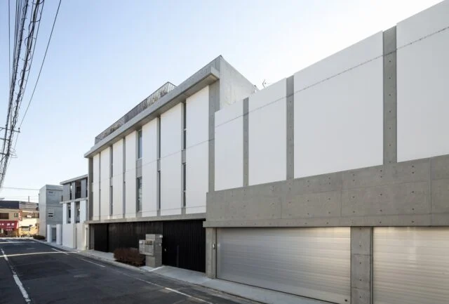歴史ある建物を残し、庭の景色も楽しむ これからの時を新築戸建と共に