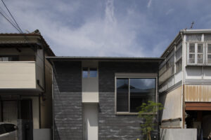 南木の本の住居