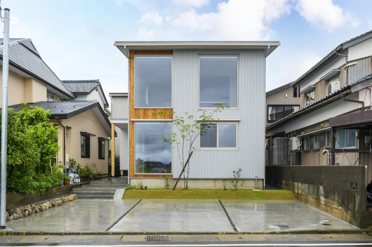 将来の店舗利用も見据えた可変性のある住まい
性能と眺望を両立した2階LDKの家