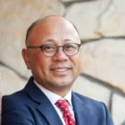 長尾英樹